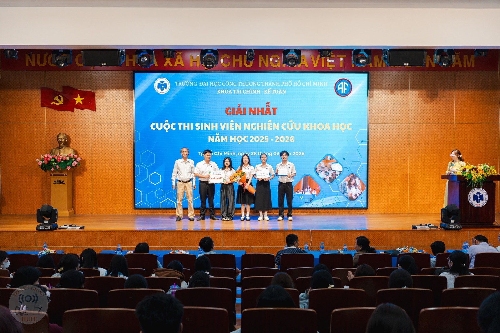 Khoa Tài chính – Kế toán tổ chức thành công vòng Chung kết Cuộc thi Sinh viên nghiên cứu khoa học năm học 2025–2026